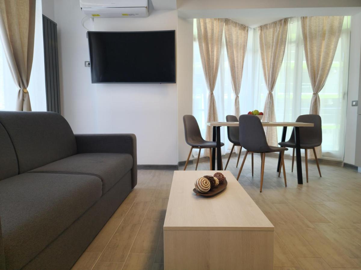 Cristalex Aparthotel & Spa Mamaia Nord 那沃达利 外观 照片