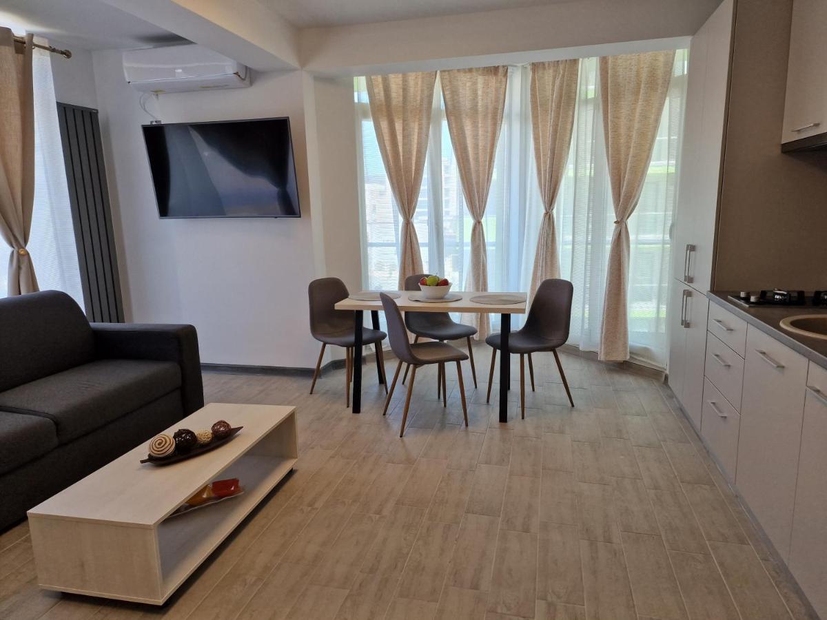 Cristalex Aparthotel & Spa Mamaia Nord 那沃达利 外观 照片